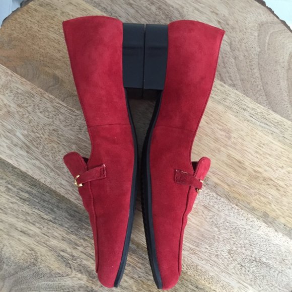 Jasmin Flex Red Suede Gold Hardware Penny Loafer Size 8M - Picture 5 of 9